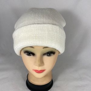 Knitted Chunky Beanie Hat NWOT